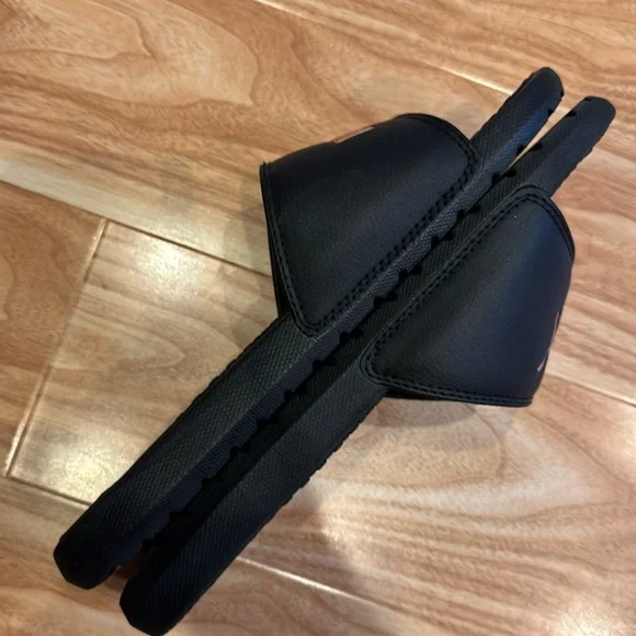 Puma slides - effectively as new condition - worn only once to try on - Picture 7 of 12